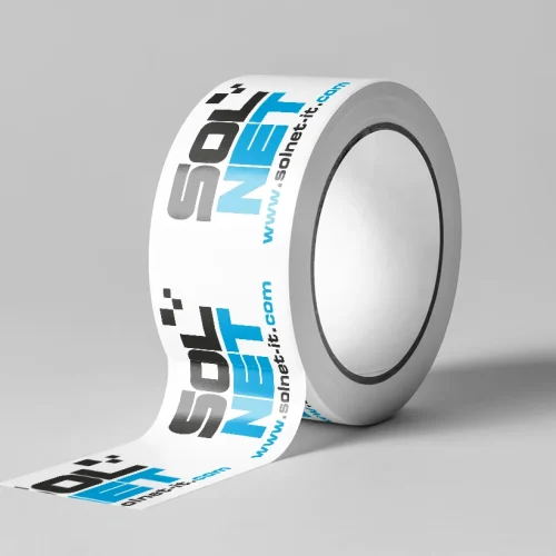 Un rotolo di nastro adesivo stampato con il testo SOL NET in nero e blu, insieme al sito web www.solnetit.com su sfondo bianco.